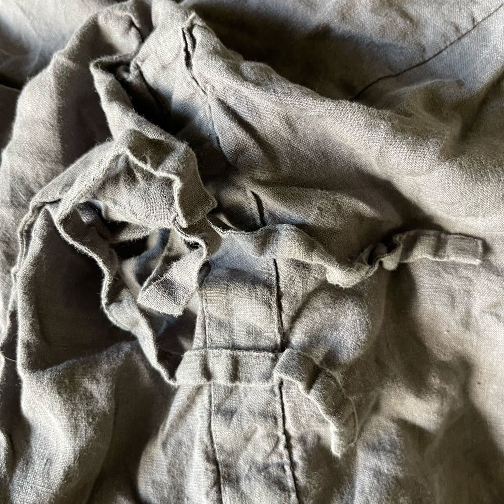 Crate & Barrel Lino II Full/Queen Duvet Cover and Two Euro Shams in Dark Grey - Picture 6 of 11